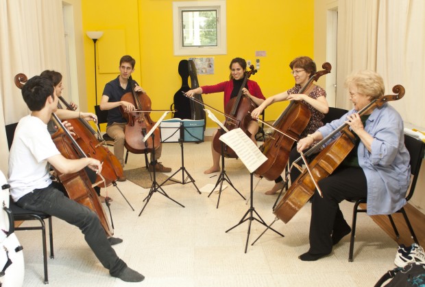 Jay Campbell, Gwen Krosnick, Fernando Arias, Christine Lamprea, Natasha Brofsky, and Bonnie Hampton rehearsing